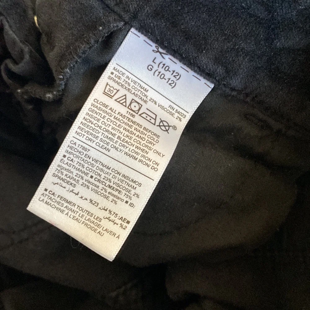 ⭐️4/$30 Old Navy Black Velvet Overalls - Picture 5 of 5